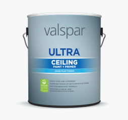 Lata de Valspar Ultra Ceiling Paint + Primer; lata azul claro con franja azul oscuro y logotipo de GREENGUARD.
